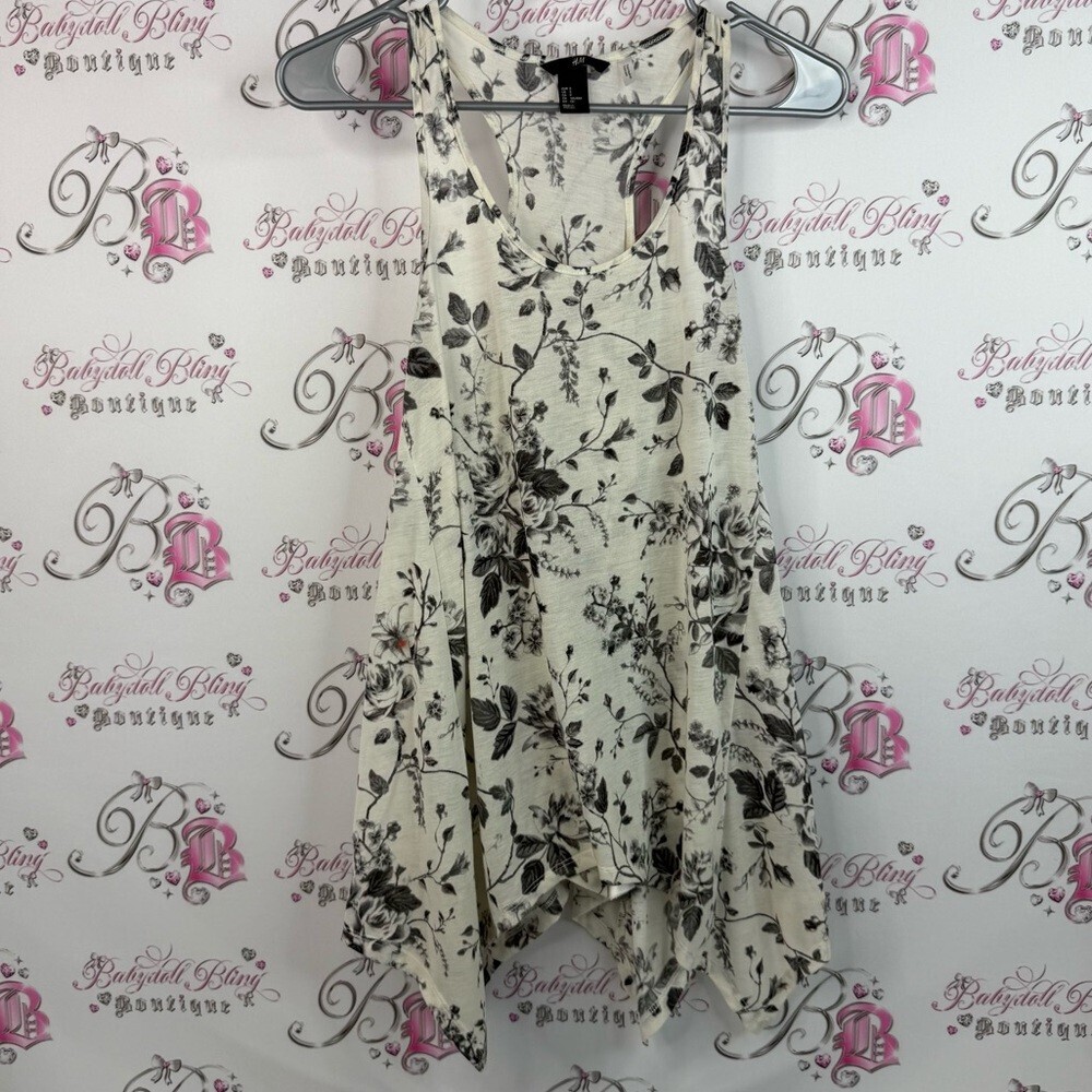 H&M tank top flowers, white, gray, black, soft shirt Monochrome Floral Top